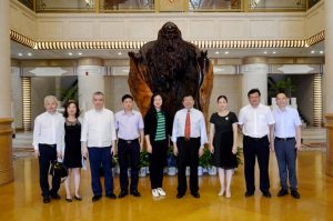 澳門科技大學(xué)中醫(yī)藥考察團(tuán)到仁和集團(tuán)參觀考察