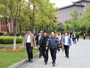 廣西崇左市政府領(lǐng)導(dǎo)蒞臨仁和集團(tuán)考察